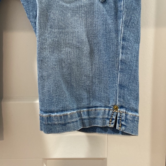 Apple Bottoms Jeans Y2K 7/8 Distressed Bermuda denim shorts ๐ - Picture 15 of 17